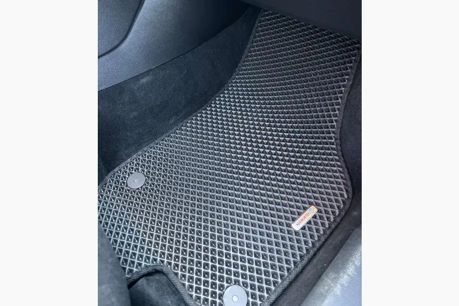Volkswagen Golf 6 2008-2014 рр. Килимки EVA (чорні)