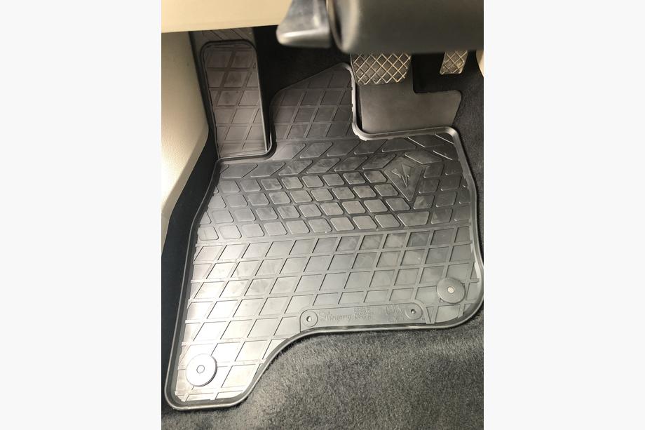 Volkswagen Golf 7/E-Golf 2012-2020 рр. Гумові килимки для E-Golf (4 шт, Stingray Premium) Image