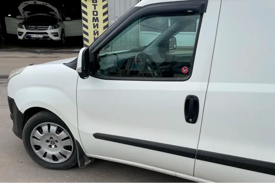 Opel Combo 2012-2018 рр. Вітровики (2 шт, HIC) Фото 6