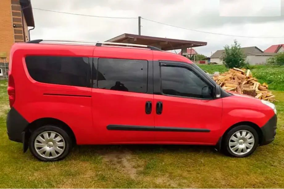 Opel Combo 2012-2018 рр. Вітровики (2 шт, HIC) Фото 7
