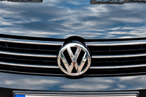 Volkswagen Polo 2017- рр. Передній значок 3G0853601B (2017-2020) фото 1