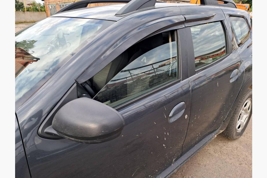 Dacia Duster 2008-2018 рр. Вітровики (4 шт., Sunplex Sport) Image