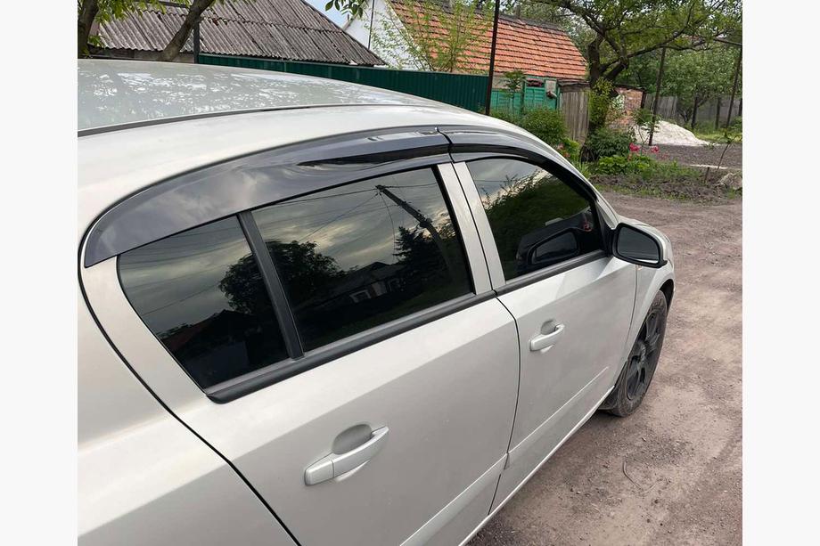 Opel Astra H 2004-2013 рр. Вітровики HB (4 шт., Sunplex Sport) Image