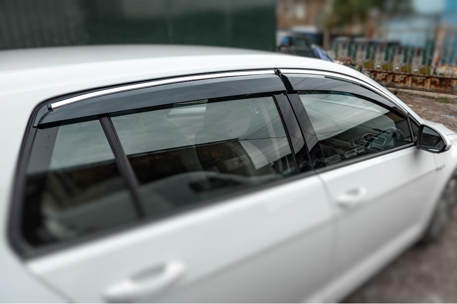 Volkswagen Golf 7/E-Golf 2012-2020 рр. Вітровики з хромованим молдингом HB (4 шт., Sunplex Chrome) Фото 1