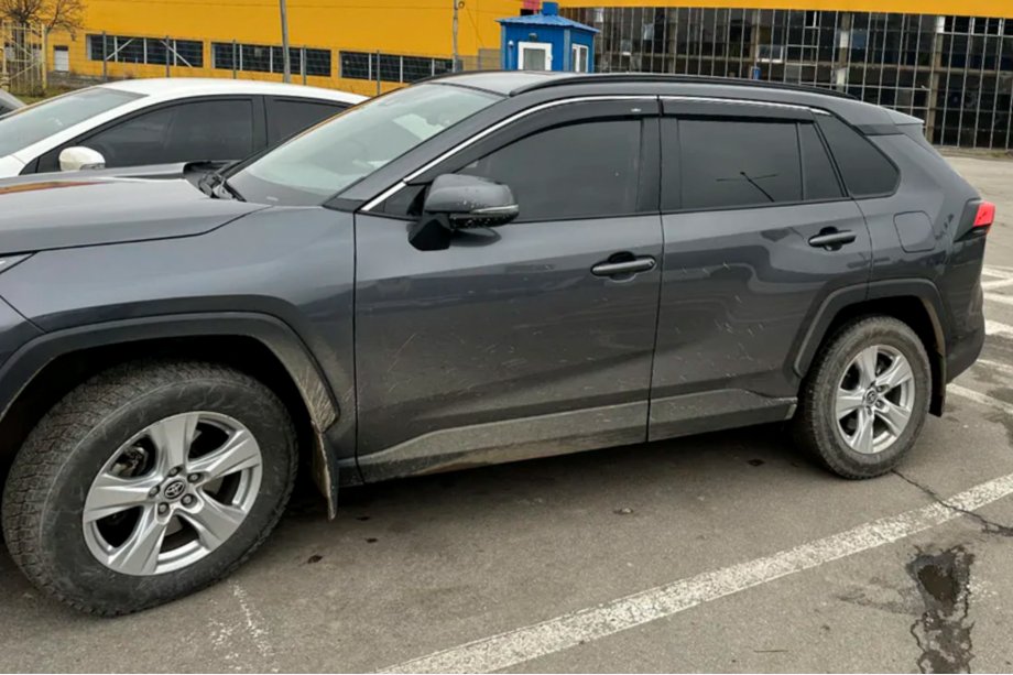 Toyota Rav 4 2019-2025 рр. Вітровики з хромованим молдингом (4 шт, HIC) Фото 6