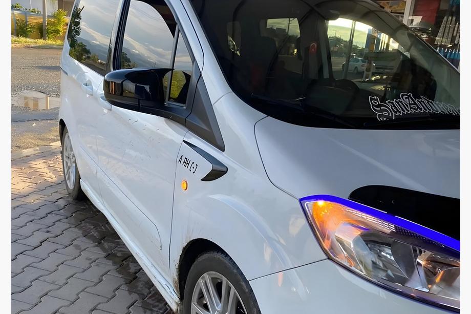 Ford Courier 2014-2023 рр. Накладки на дзеркала BMW-style (2018↗, 2 шт) Image