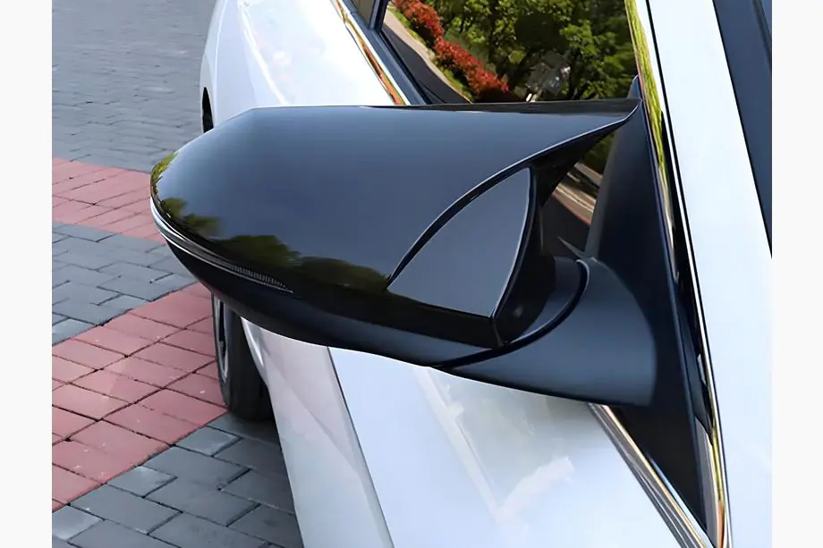 Hyundai Elantra (MD/UD) 2011-2015 рр. Накладки на дзеркала із вирізом під поворот BMW-style (2 шт)