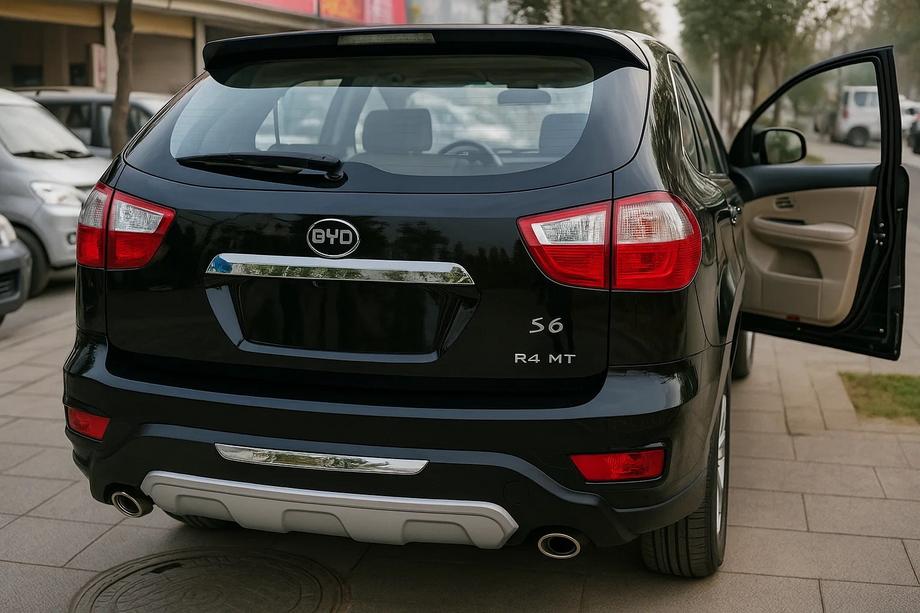 BYD S6 2010-2016 рр. Задня накладка Image
