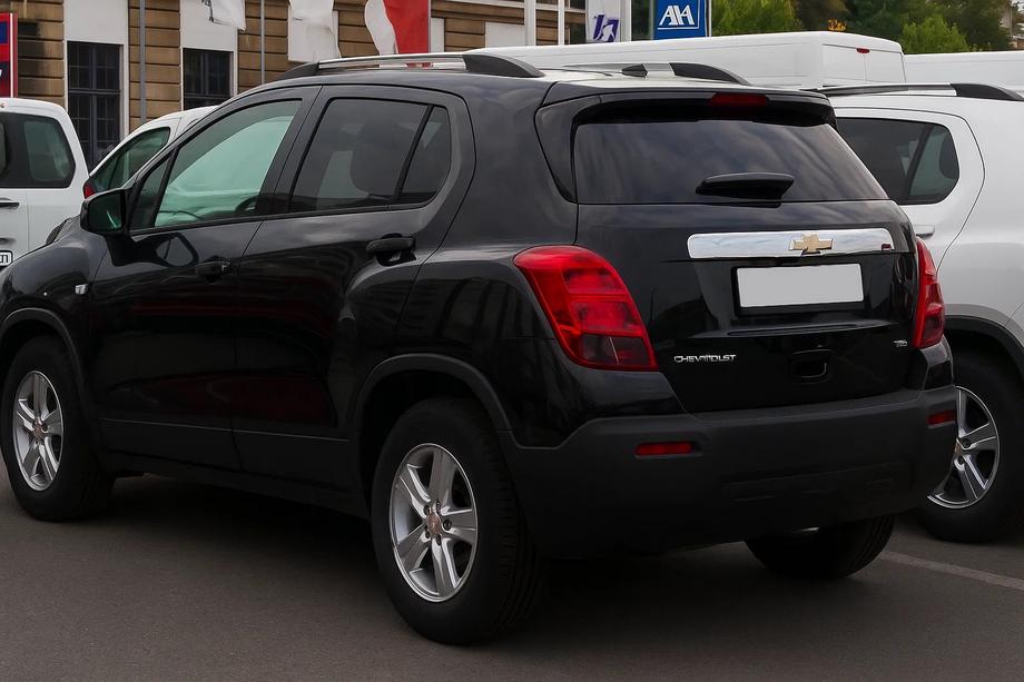 Chevrolet Trax 2012-2023 рр. Хром планка над номером Libao (ABS) Image