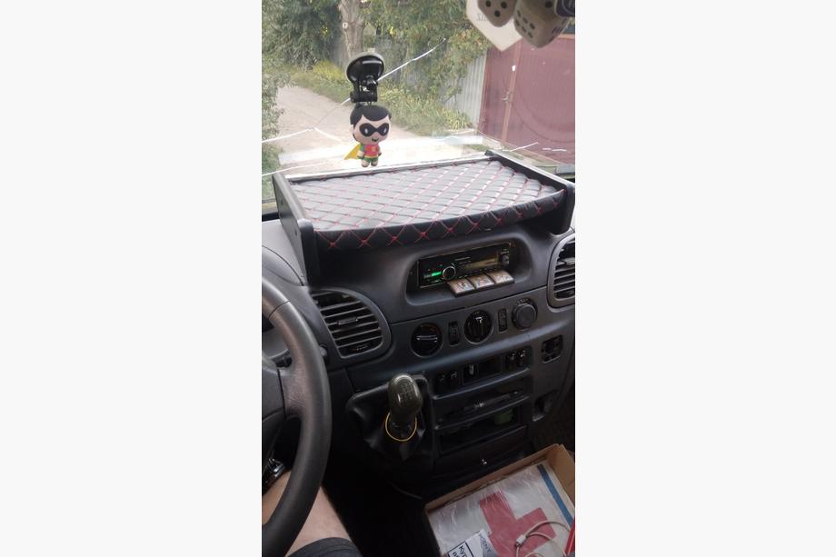Mercedes Sprinter W901/902/903/904/905 1995-2006 рр. Полиця на панель (2000-2006, Чорна з червоною ниткою) Фото 7