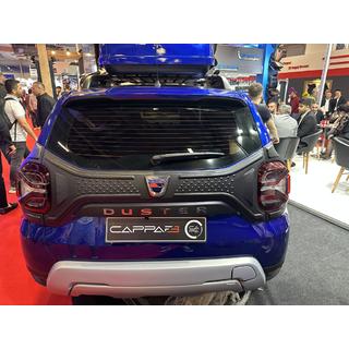 Пластикова накладка на кришку багажника (3 деталі) Dacia Duster 2018-2024 рр. фото 2