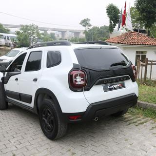 Пластикова накладка на кришку багажника (3 деталі) Renault Duster 2018-2024 рр. фото 2