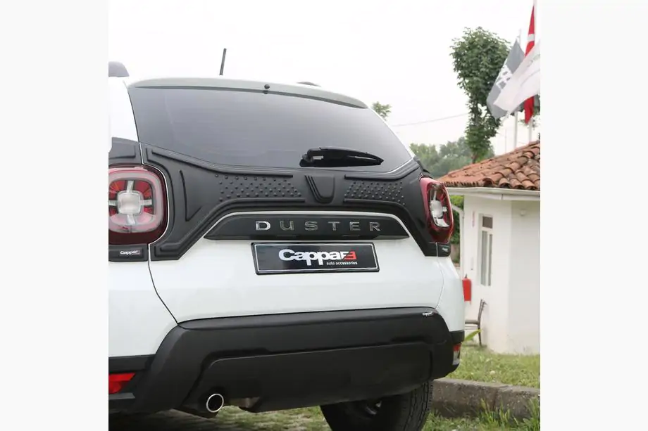 Renault Duster 2018-2024 рр. Пластикова накладка на кришку багажника (3 деталі)