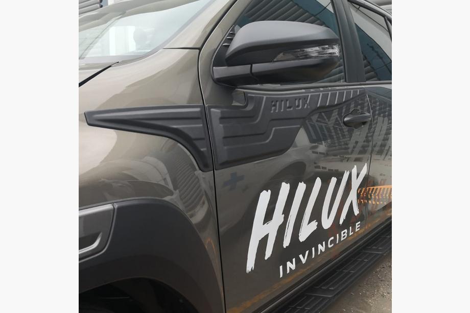 Toyota Hilux 2015- рр. Молдинг на верх дверей (4 шт, ABS) Фото 3