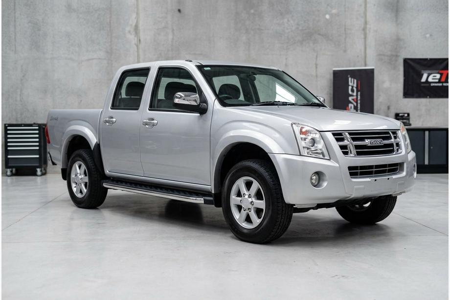 Isuzu D-Max 2002-2011 рр. Бокові пороги BlackLine (2007-2012, 2 шт., Алюміній) Image