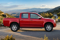 Isuzu D-Max 2002-2011 рр. Бокові пороги Maya Red (2007-2012, 2 шт., Алюміній) фото 1