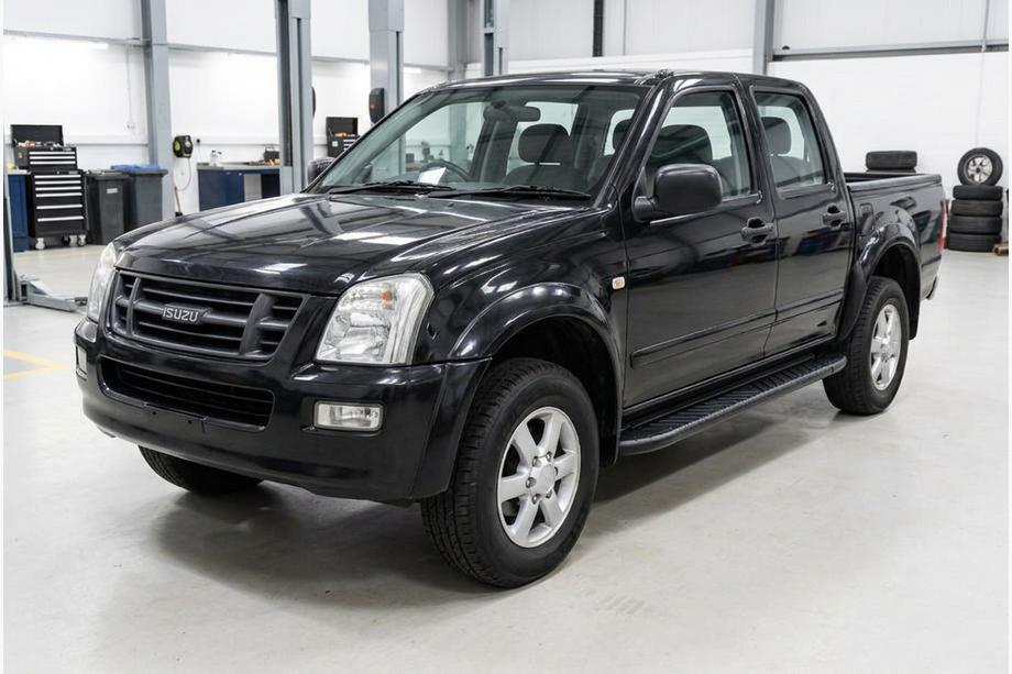 Isuzu D-Max 2002-2011 рр. Бокові пороги Bosphore Black (2007-2012, 2 шт., Алюміній) Image