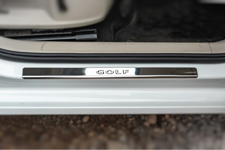 Volkswagen Golf 7/E-Golf 2012-2020 рр. Накладки на пороги OmsaLine V2 (4 шт, нерж) Фото 2