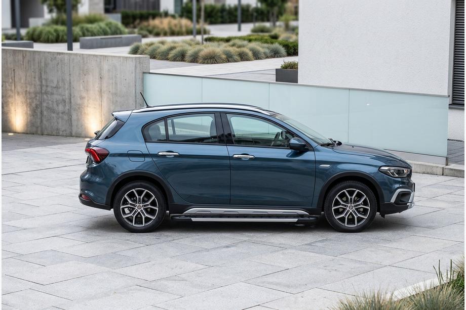 Fiat Tipo Cross 2021- рр. Бокові пороги RedLine (2 шт., Алюміній) Image
