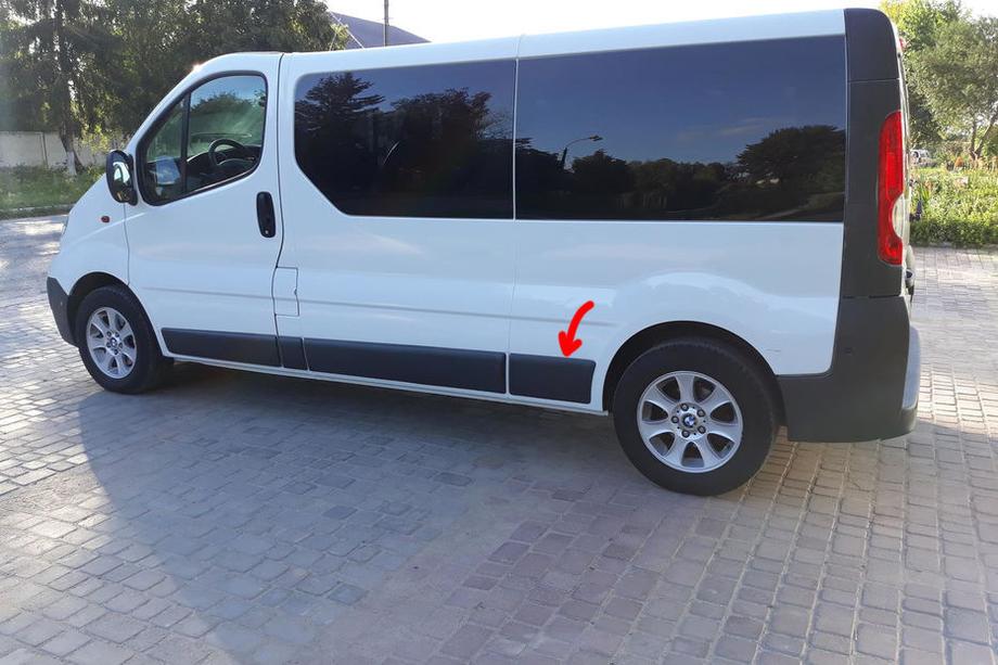 Renault Trafic 2001-2015 рр. Молдинг дверний оригінал б.у (L4) Image