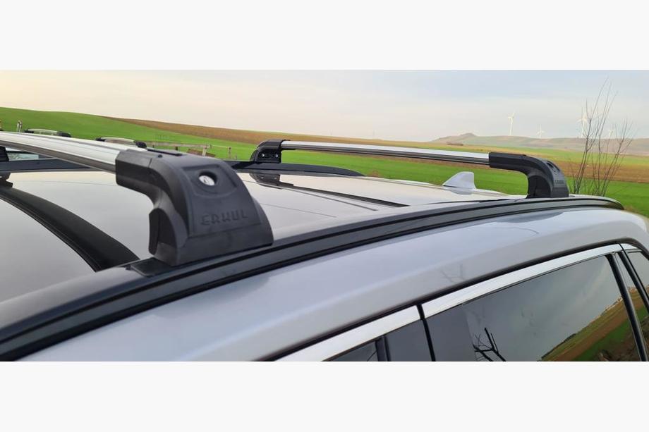 Toyota Rav 4 2019- рр. Поперечний багажник на інтегровані рейлінги Strong (2 шт) Image