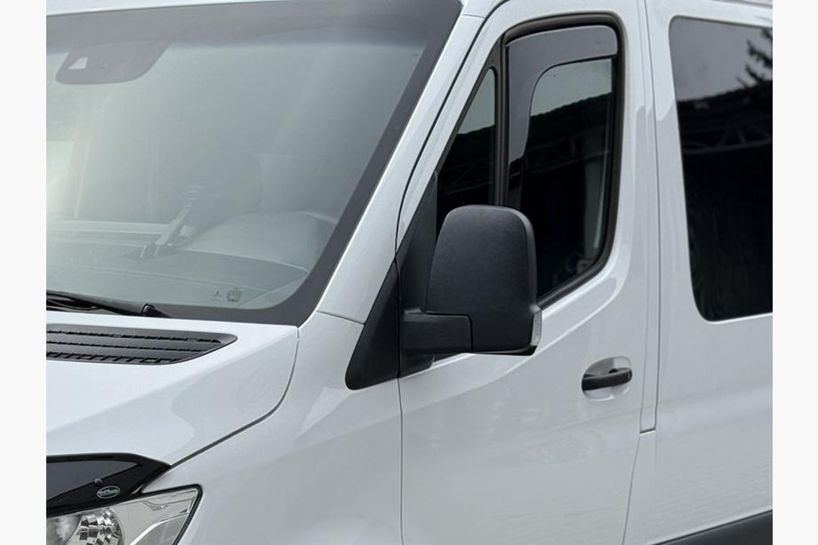 Mercedes Sprinter W907/W910 2018- рр. Вітровики вставні (2 шт, Heko) Фото 3