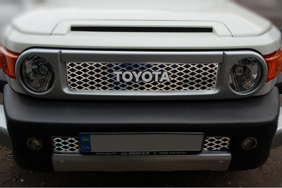Toyota FJ Cruiser 2006-2022 рр. Хром накадки на решітку (нержавійка) Фото 1